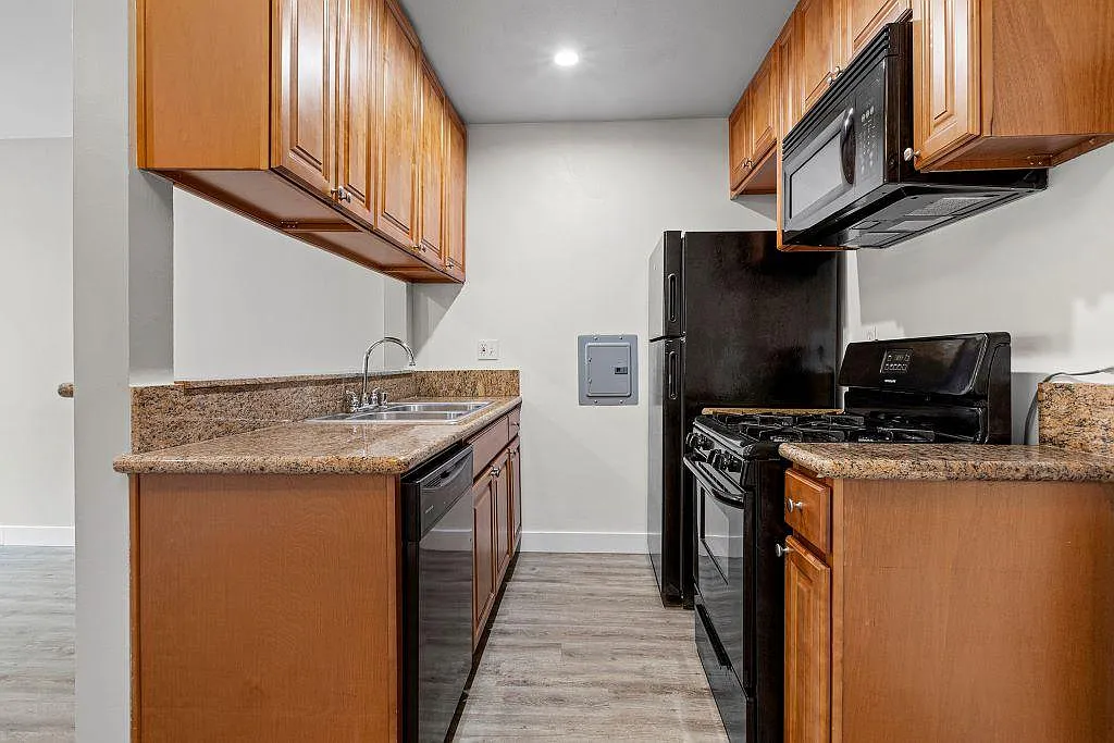 Parkview Terrace Apartments — Photo 3