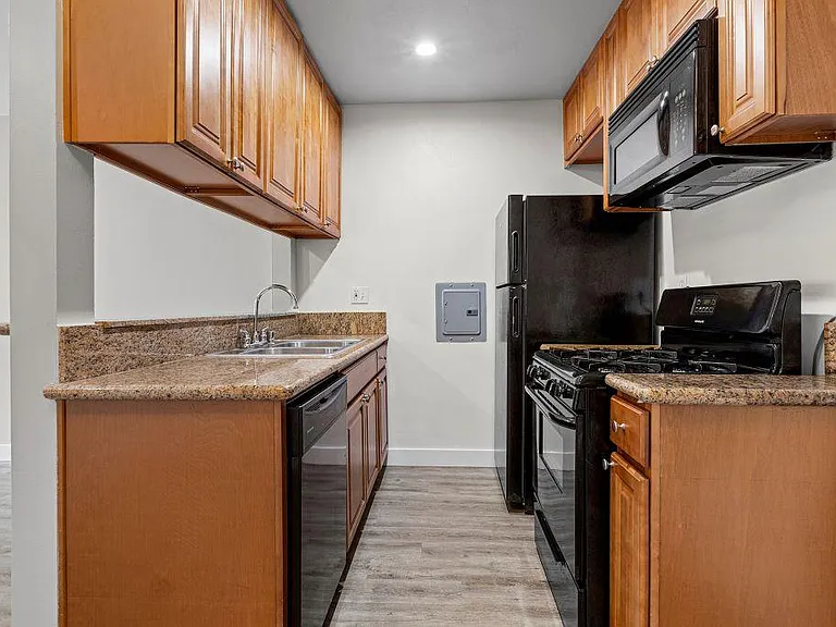 Parkview Terrace Apartments — Photo 3