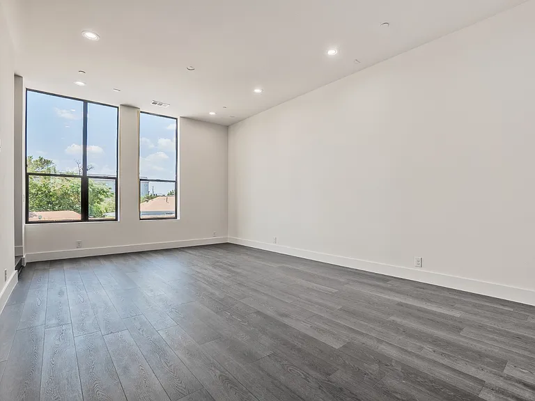 4322 Roseland Ave #9 — Photo 36