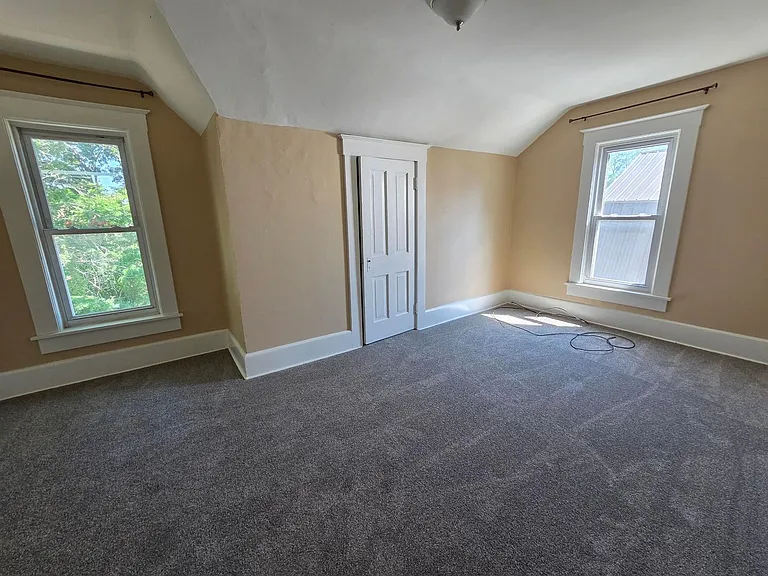 115 1/2 Banning Ave — Photo 4
