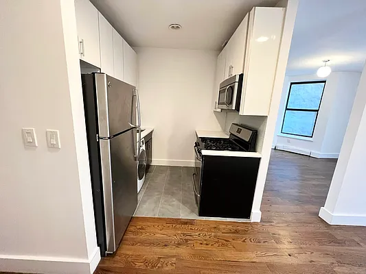 Rented by EastMount Realty LLC | media 2