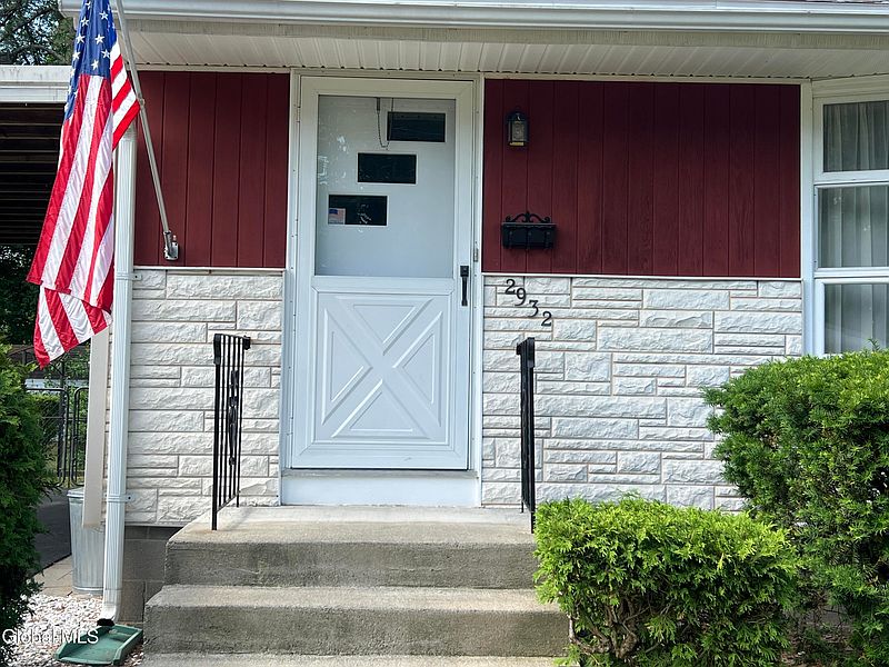 4th image of 2932 Gibson Street