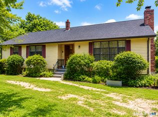 1080 Hoop Pole Rd, Guilford, CT 06437