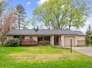 2475 Lafay Dr, West Bloomfield, MI 48324