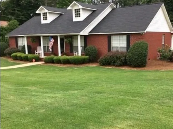 921 Sedgefield Dr, Sylacauga, AL 35150