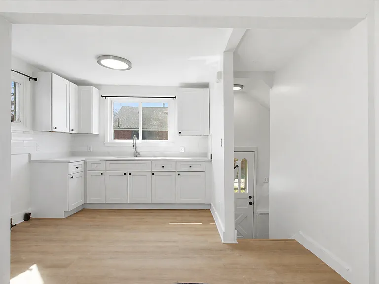 41 W George Ave — Photo 2