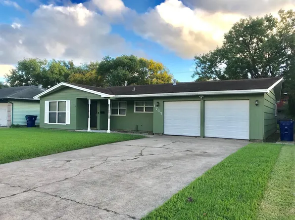 1747 W 10th St, Freeport, TX 77541