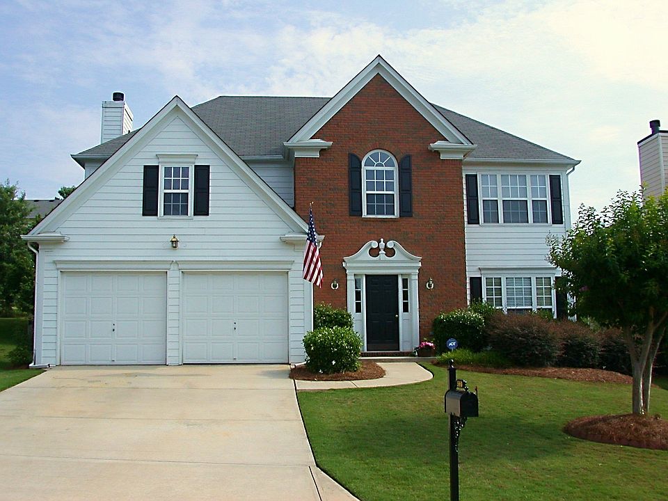 Great curb appeal!
