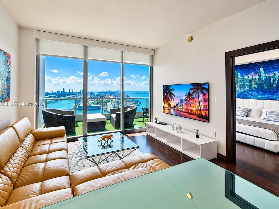900 Biscayne Blvd #4403