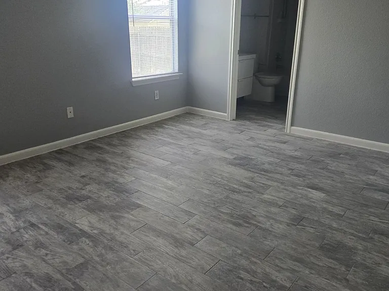 130 Quarter Ave — Photo 13