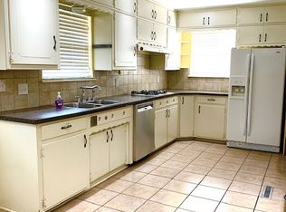 5700 NW 50th St, Warr Acres, OK 73122
