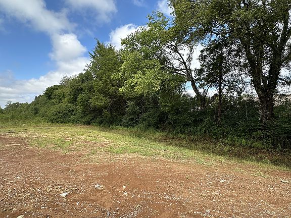 2nd image of 2703 Gertie Dr Lot 14