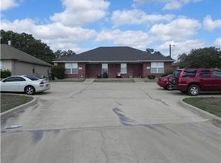 1206 Webhollow Cir, Bryan, TX 77801