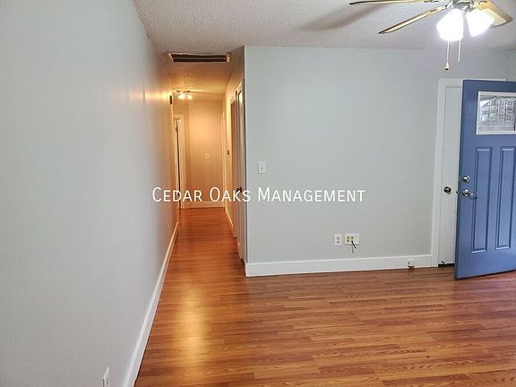 2nd image of 2202 Dogwood Pl