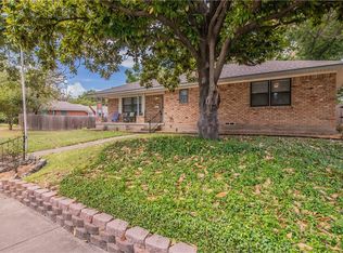 135 W Woodbury Dr, Garland, TX 75041