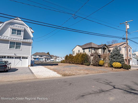 5th image of 1631 East Dr