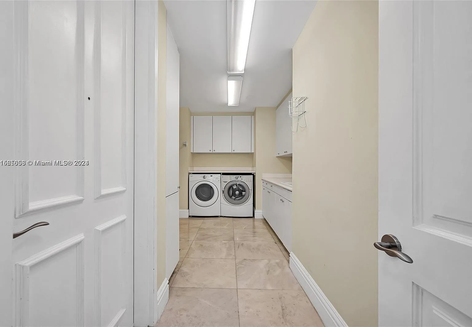 2 bed, 2.5 bath, 2009 sqft, $16,500 — Photo 3