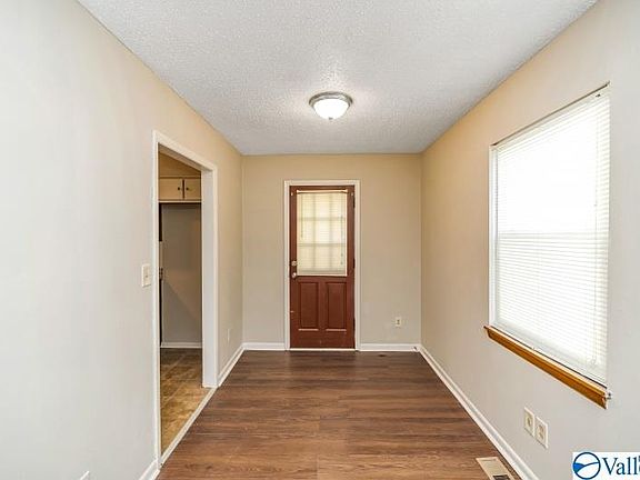5th image of 4018 Sewall Dr SW