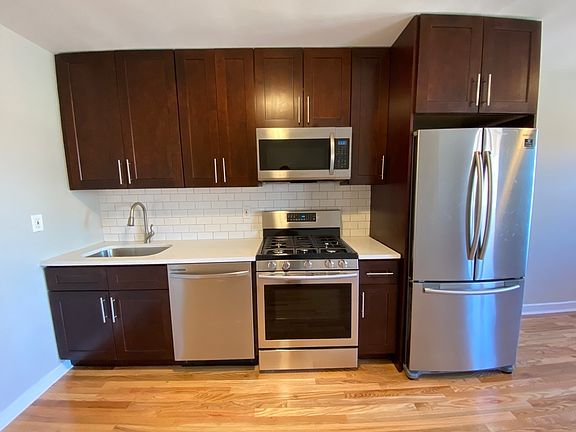 4th image of 20-03 46th St #2F
