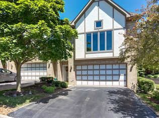 36 Cliffside Circle Dr, Willow Springs, IL 60480