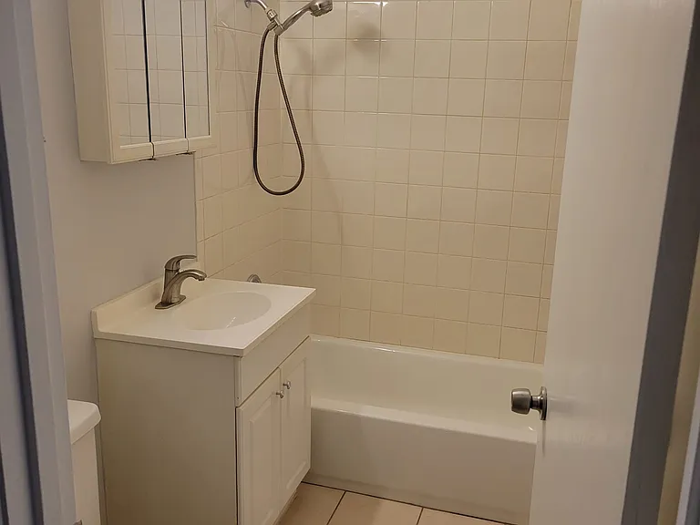 2420 Randall Ln #3E — Photo 2