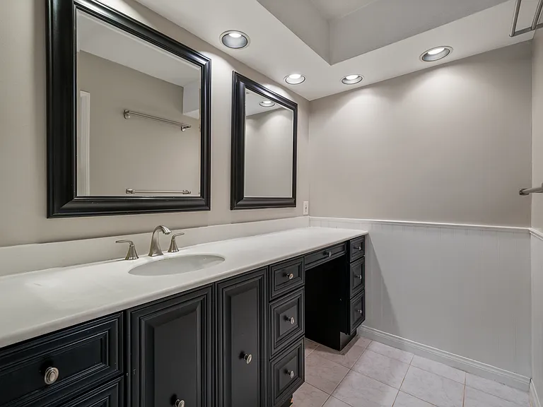 15231 Magnolia Blvd #221 — Photo 13