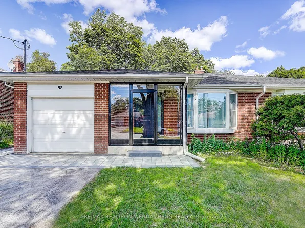 47 Sherwood Forest Dr, Markham, ON L3P 1P5