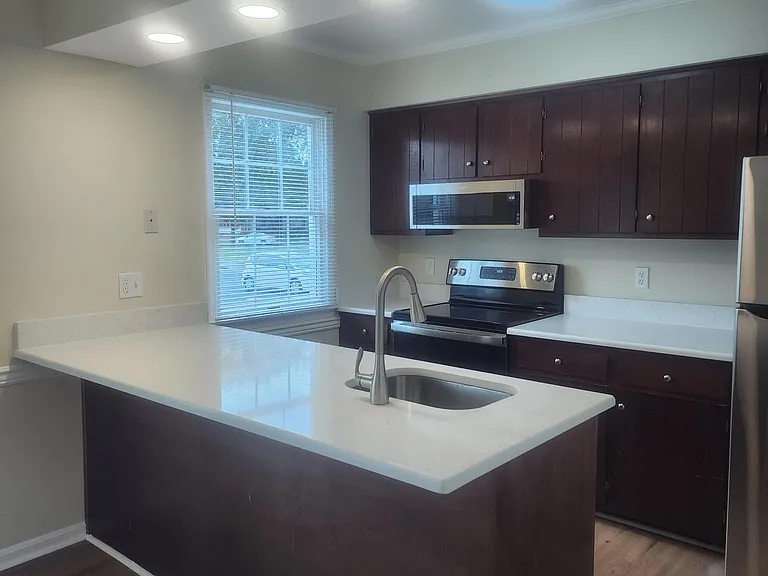 909 Tamarac Dr — Photo 5