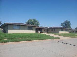 211 Mohawk Trl #A, Foss, OK 73647