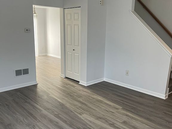 5th image of 288 Vincent Cir