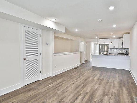 2nd image of 2413 Federal St #15