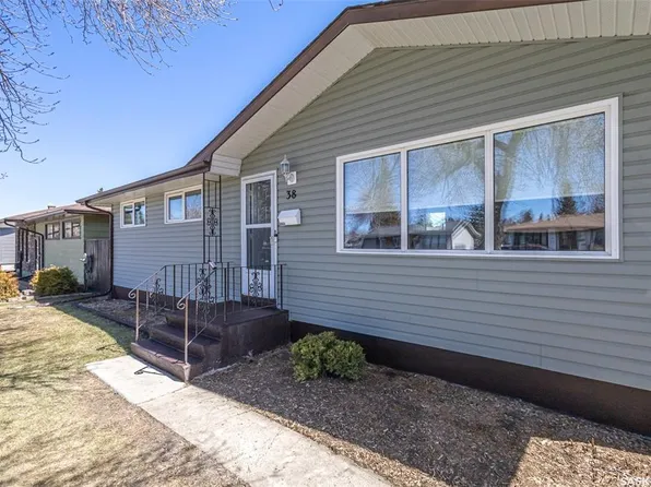 38 Morris DRIVE, Saskatoon, SK S7L 3T9