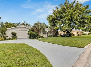 625 Grandview Dr, Lehigh Acres, FL 33936