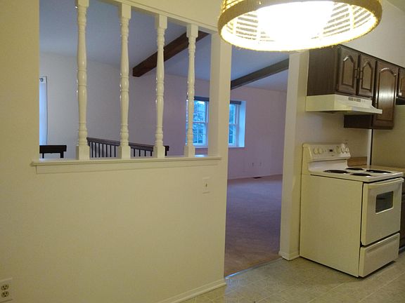 4th image of 42141 Gladwin Dr #281
