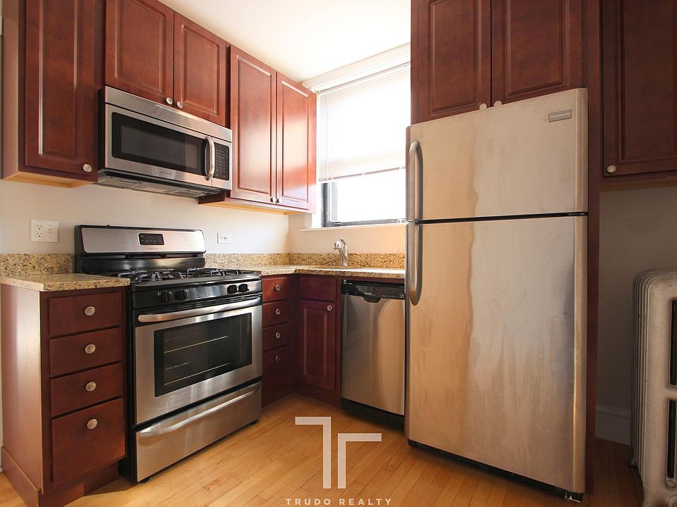 1st image of 2112 W Ainslie St APT 01S