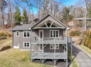 189 Greenview Dr, Waynesville, NC 28786