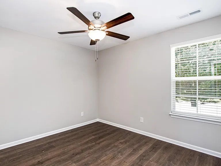 106 Kathryn Ct — Photo 11