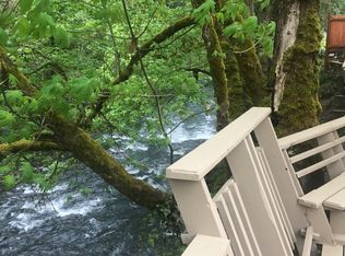 1182 S Water St, Silverton, OR 97381