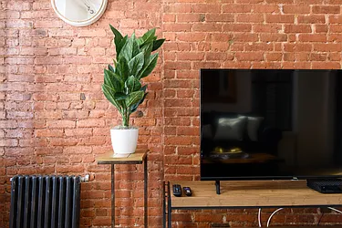 Rented by ER (DO NOT USE)