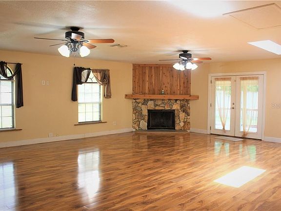 3rd image of 1010 Bradford Dr
