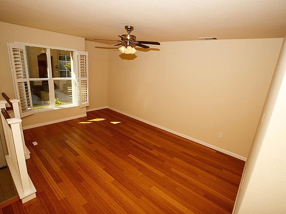 4th image of 149 Esfahan Dr