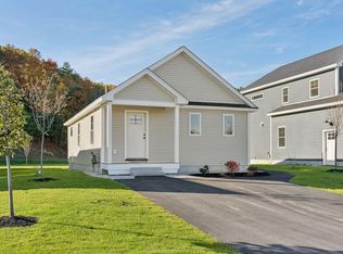 11 Feldspar Ln #6, Cumberland, ME 04021