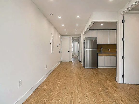 4th image of 175 Rochester Ave #4B