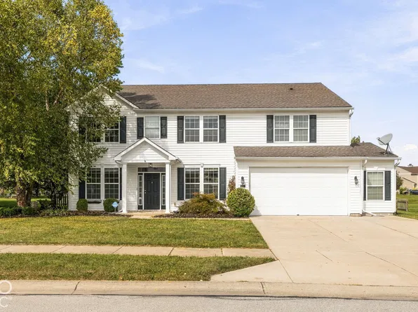 8306 Balmoral Ln, Avon, IN 46123