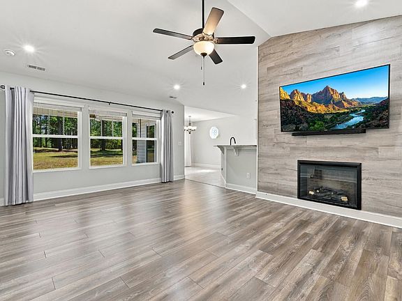 3rd image of 4177 Charleston Oaks Dr