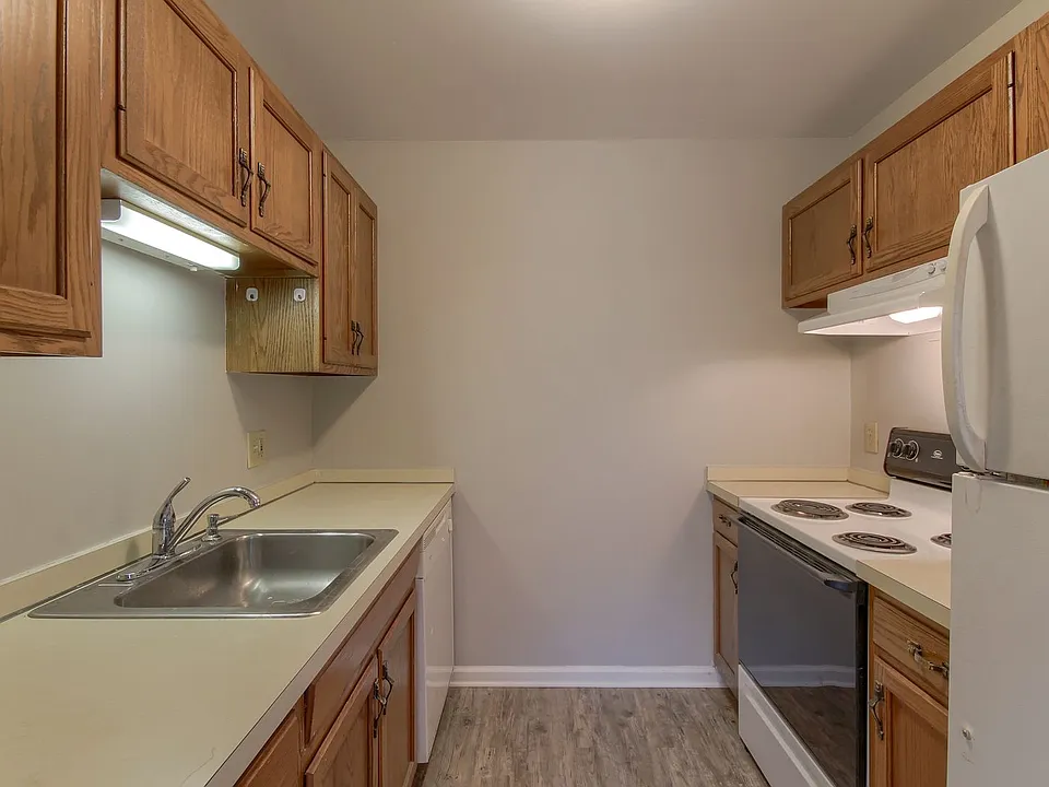 Lincoln Apartments