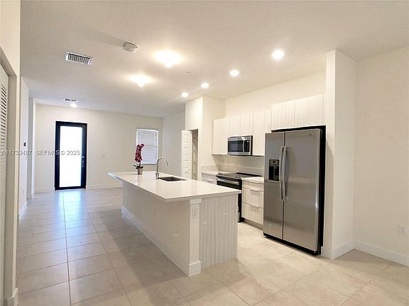 3rd image of 7925 NW 104th Ave APT 25