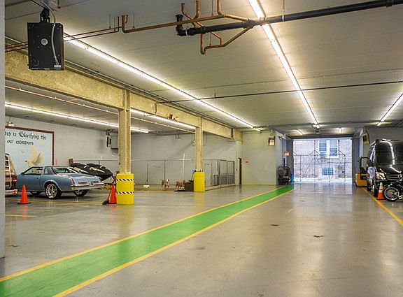 3rd image of 2942 W Van Buren St