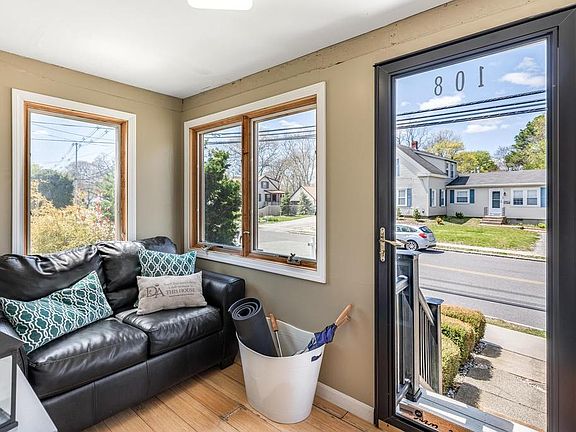 3rd image of 108 White St