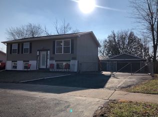 213 Plainview Dr, Bolingbrook, IL 60440